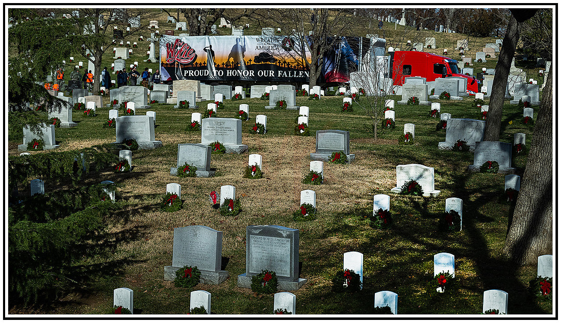 Cemetery wreaths (589) MK
