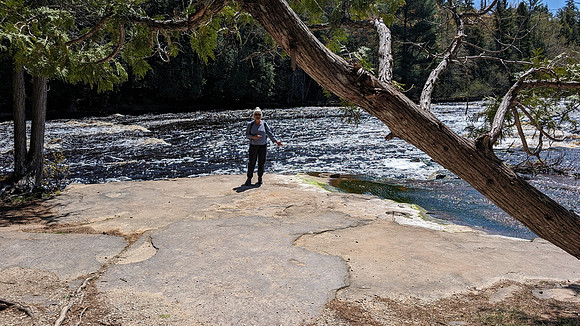 Donna and the river